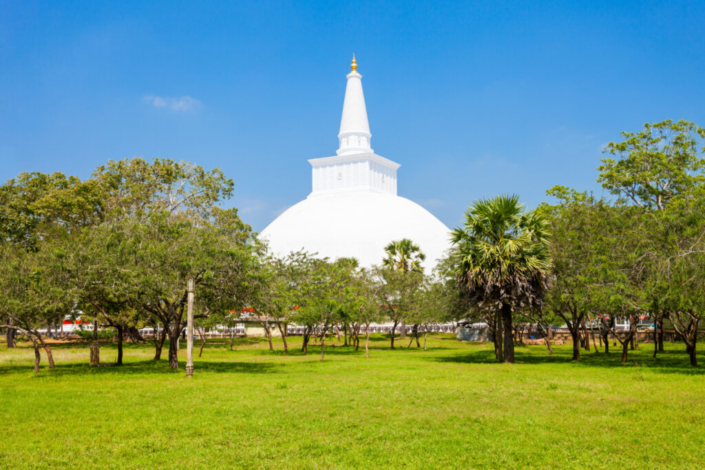 ruwanwelisaya-stupa-anuradhapura-sri-lanka